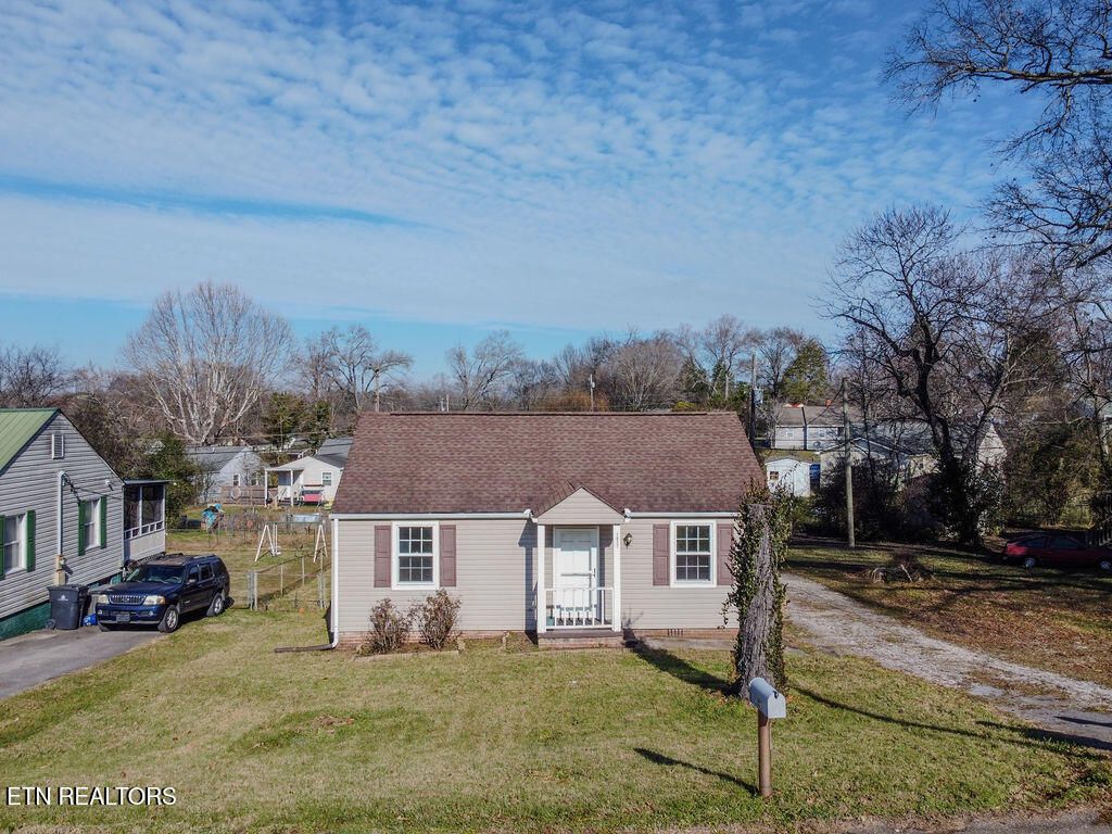Photo of 1937 W Gilbert Lane, Knoxville, TN 37920 (MLS # 1323753)