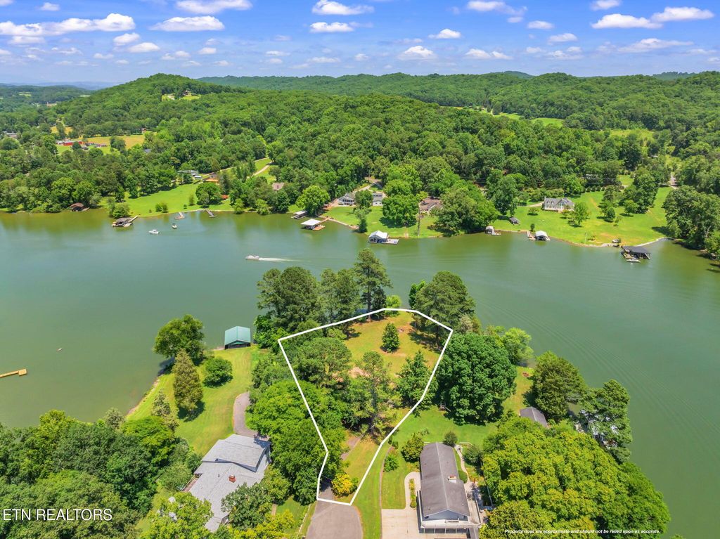 Photo of 155 Bowsprit Lane, Kingston, TN 37763 (MLS # 1306632)