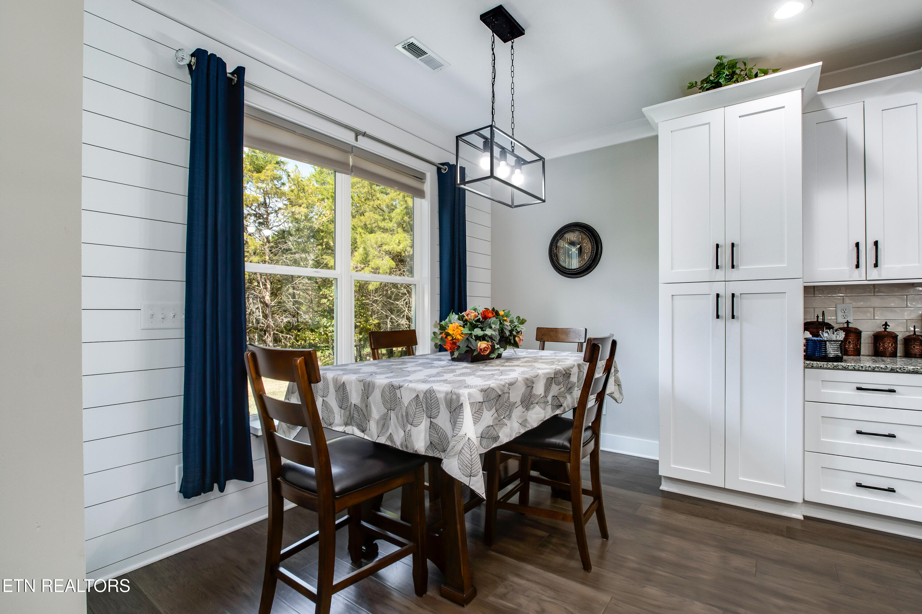 Loudon, Tennessee 37774, United States, 3 Bedrooms Bedrooms, ,2 BathroomsBathrooms,Residential,Active,162011