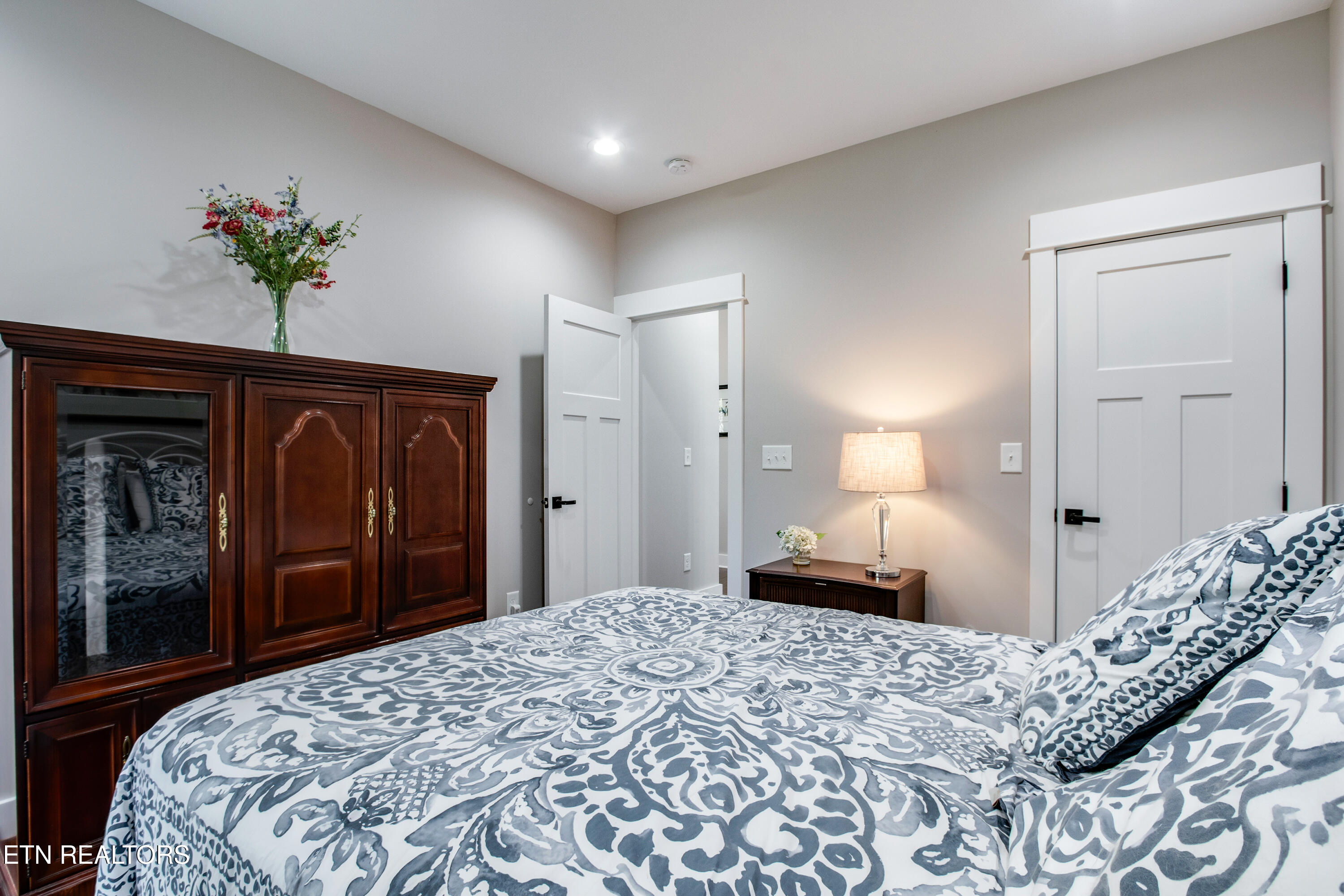 Loudon, Tennessee 37774, United States, 3 Bedrooms Bedrooms, ,2 BathroomsBathrooms,Residential,Active,162011