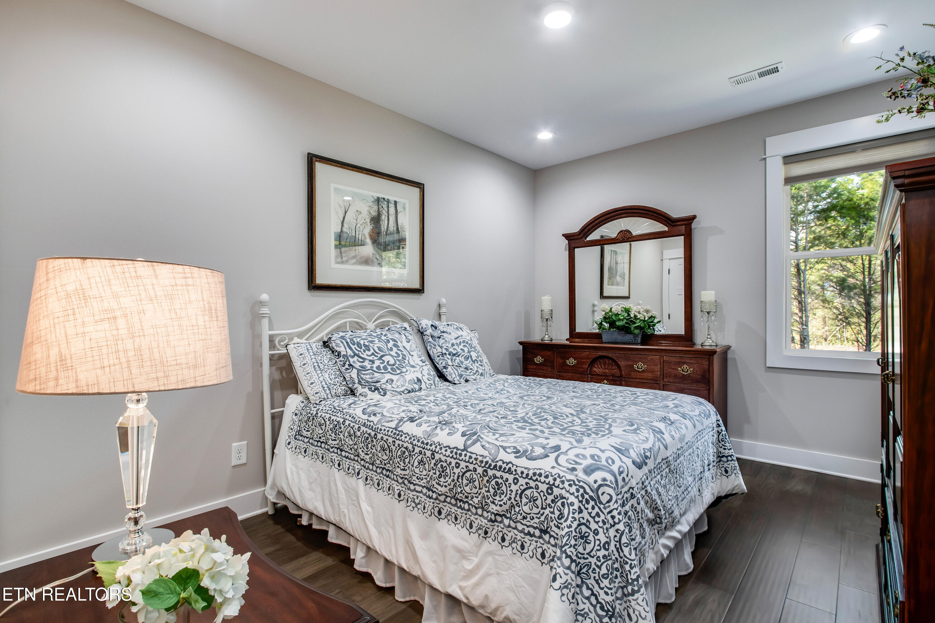 Loudon, Tennessee 37774, United States, 3 Bedrooms Bedrooms, ,2 BathroomsBathrooms,Residential,Active,162011