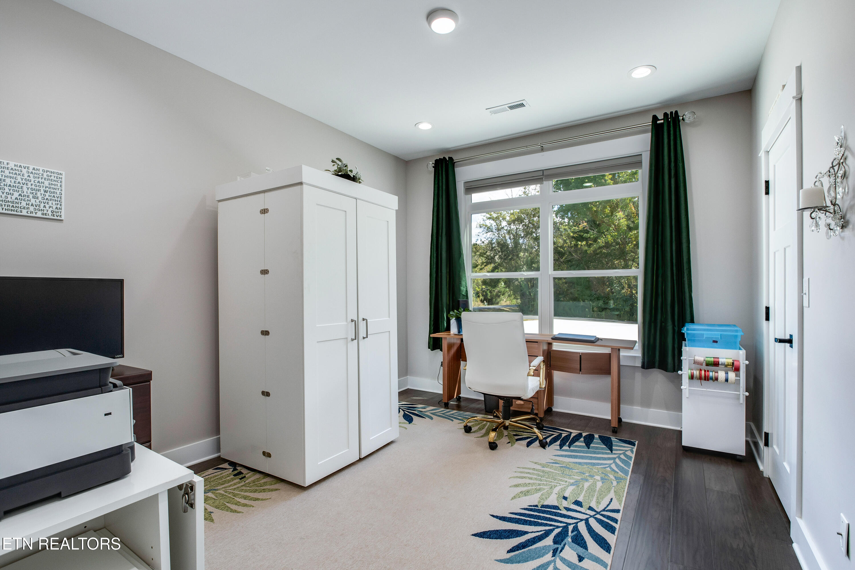 Loudon, Tennessee 37774, United States, 3 Bedrooms Bedrooms, ,2 BathroomsBathrooms,Residential,Active,162011