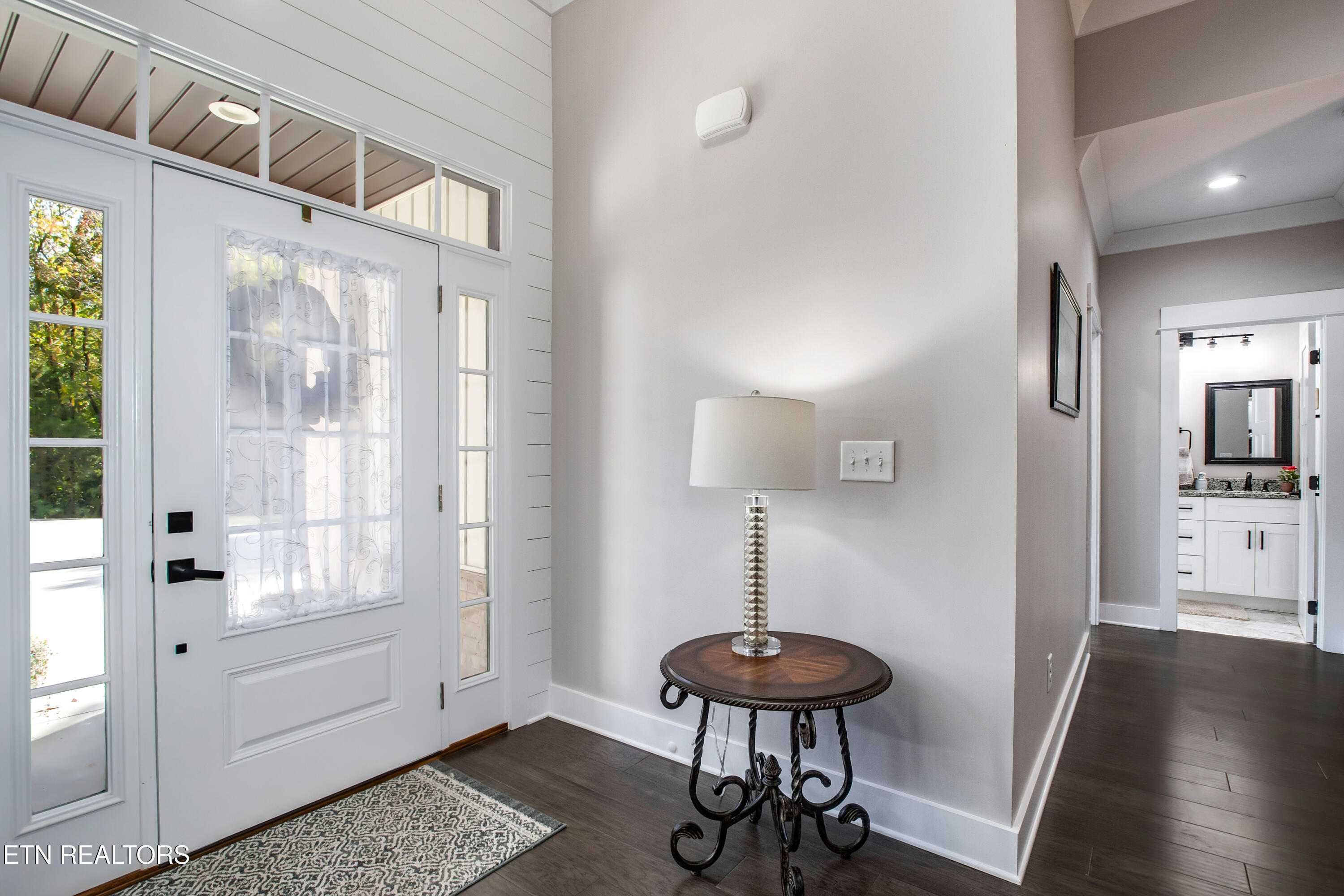 Loudon, Tennessee 37774, United States, 3 Bedrooms Bedrooms, ,2 BathroomsBathrooms,Residential,Active,162011