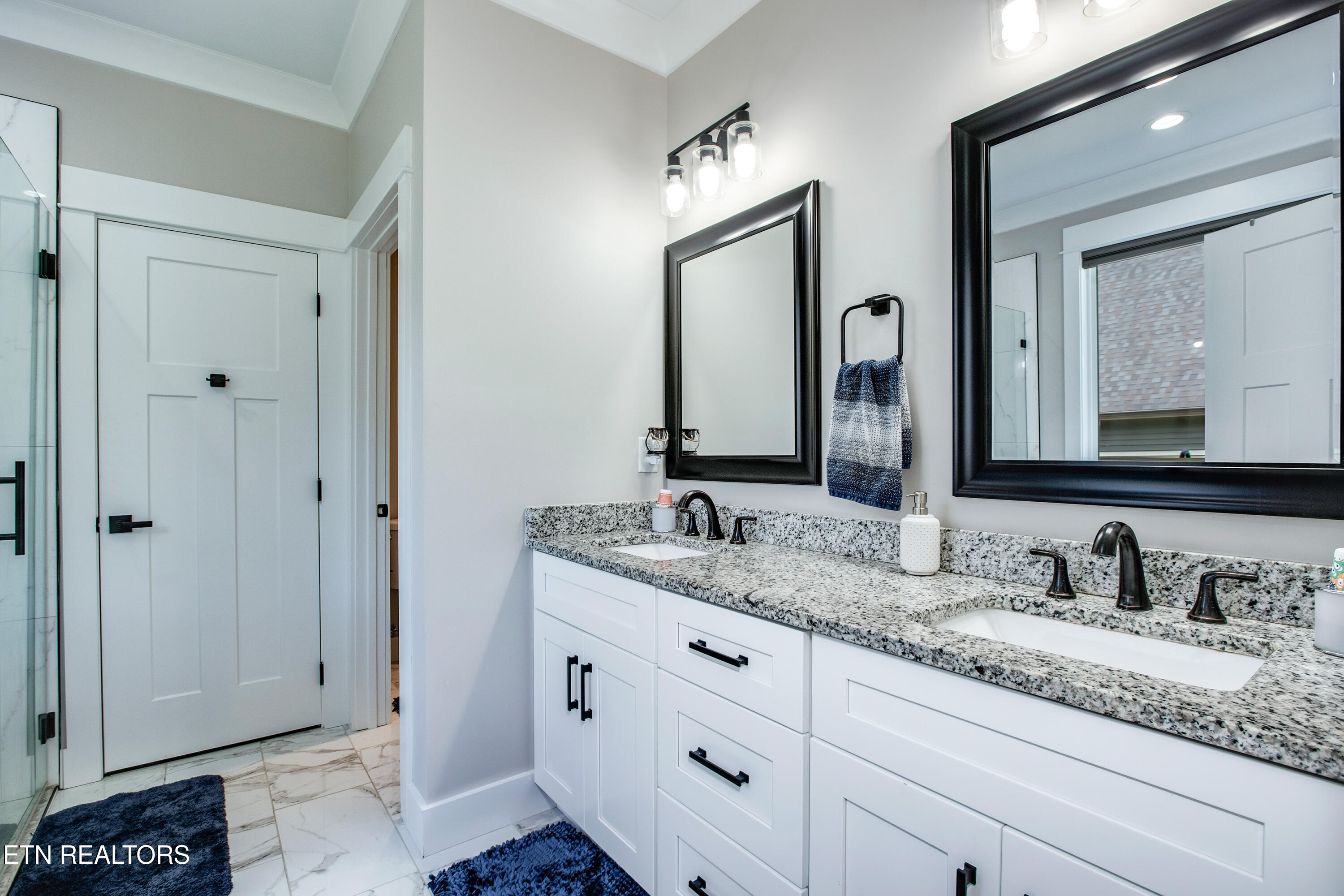 Loudon, Tennessee 37774, United States, 3 Bedrooms Bedrooms, ,2 BathroomsBathrooms,Residential,Active,162011