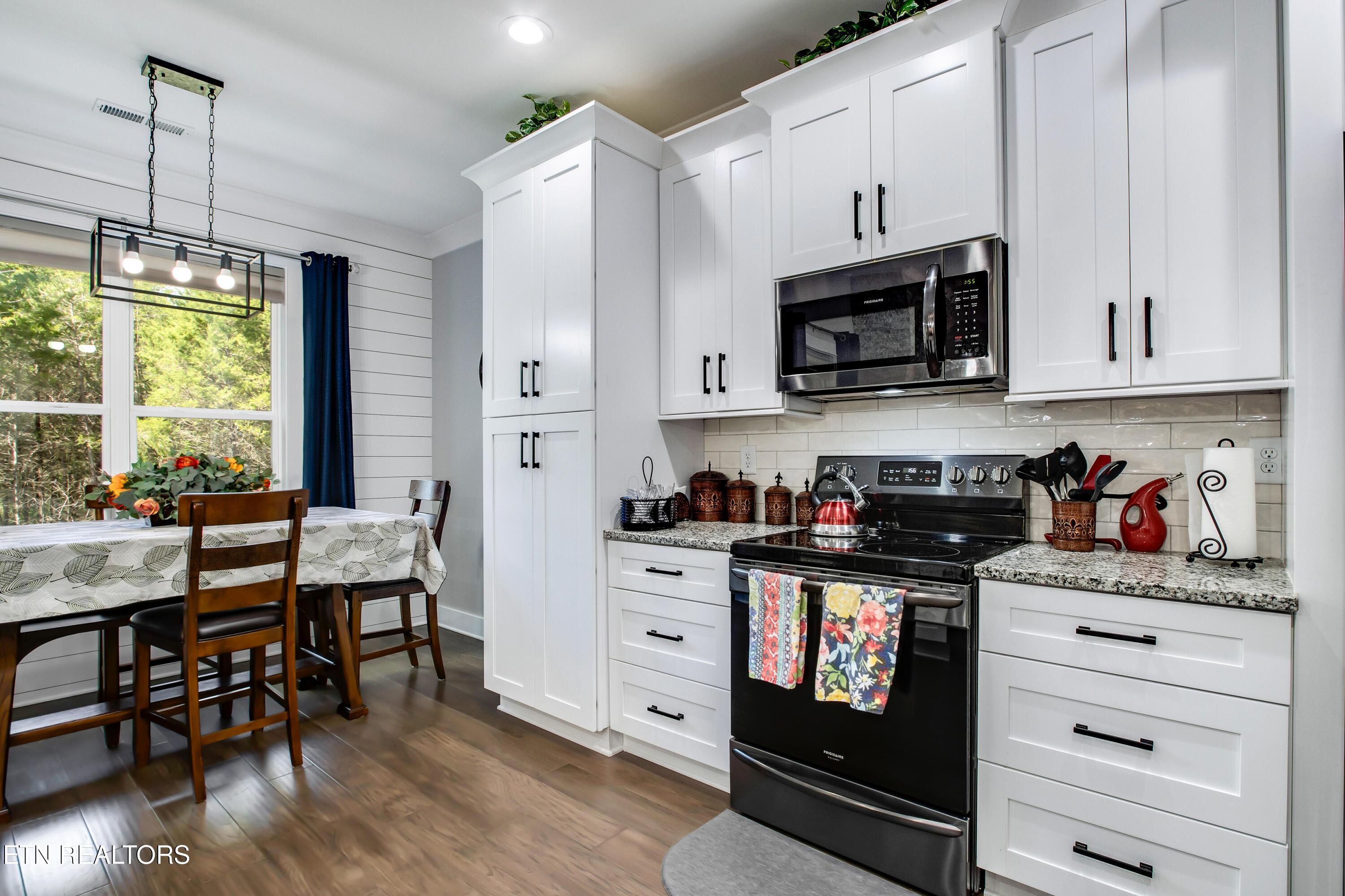 Loudon, Tennessee 37774, United States, 3 Bedrooms Bedrooms, ,2 BathroomsBathrooms,Residential,Active,162011