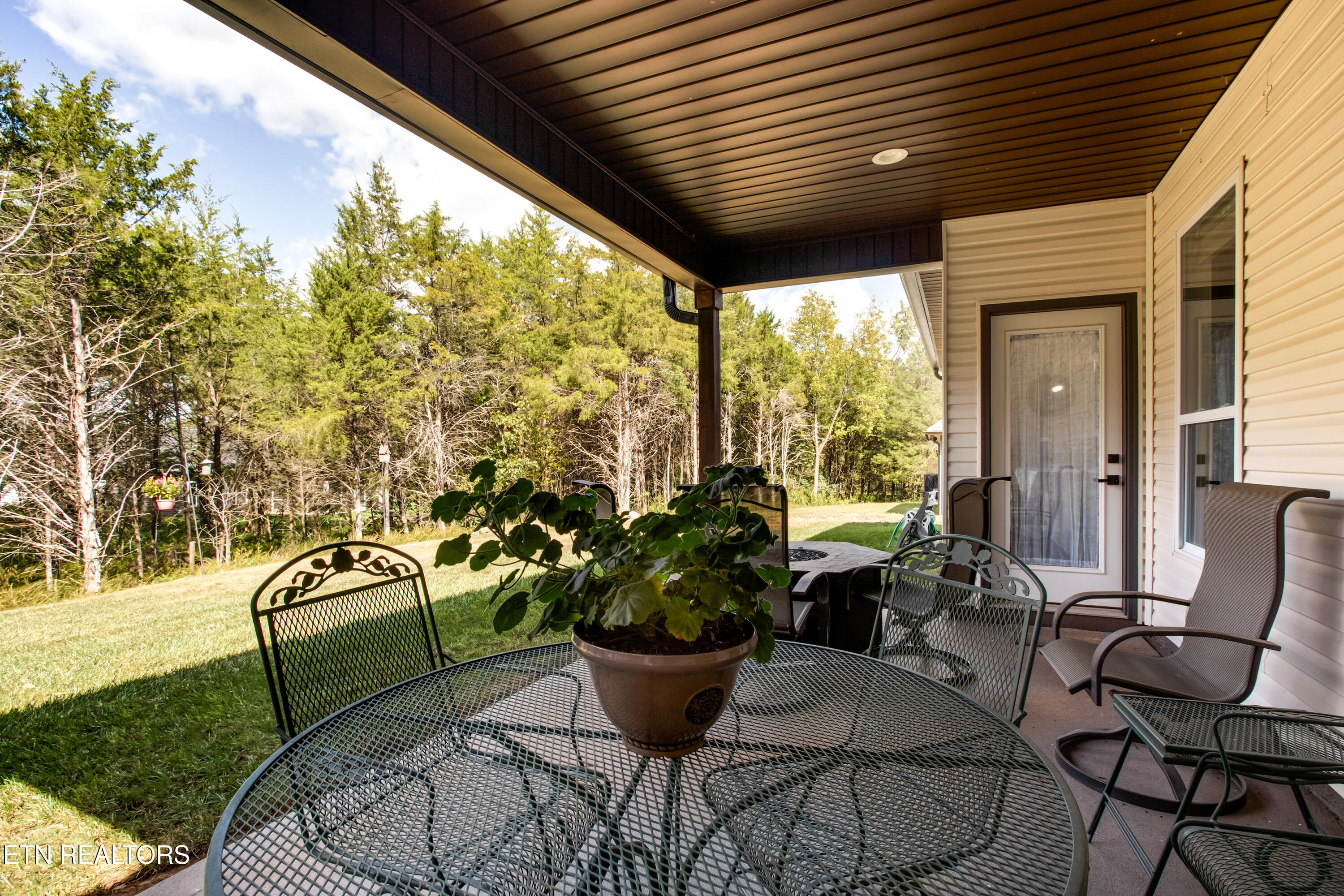 Loudon, Tennessee 37774, United States, 3 Bedrooms Bedrooms, ,2 BathroomsBathrooms,Residential,Active,162011