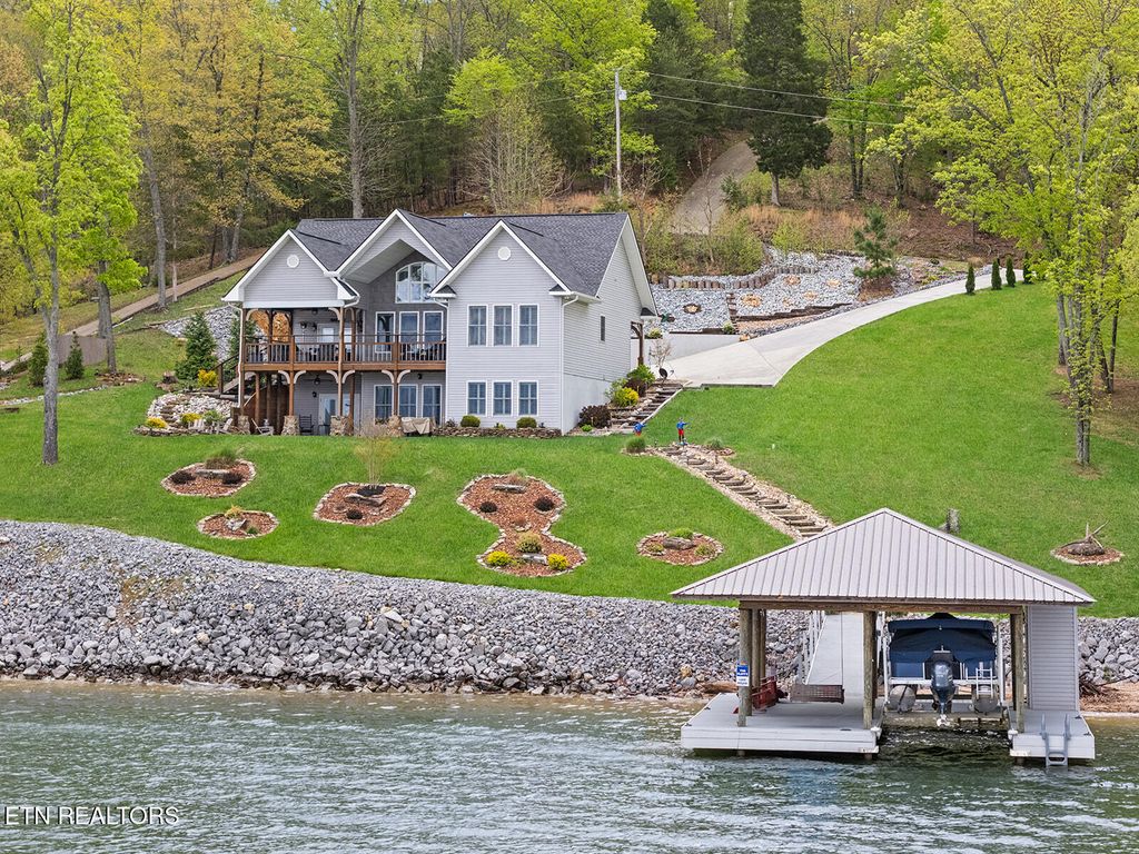 Photo of 2250 Indian Shadows Drive, Ten Mile, TN 37880 (MLS # 1306293)