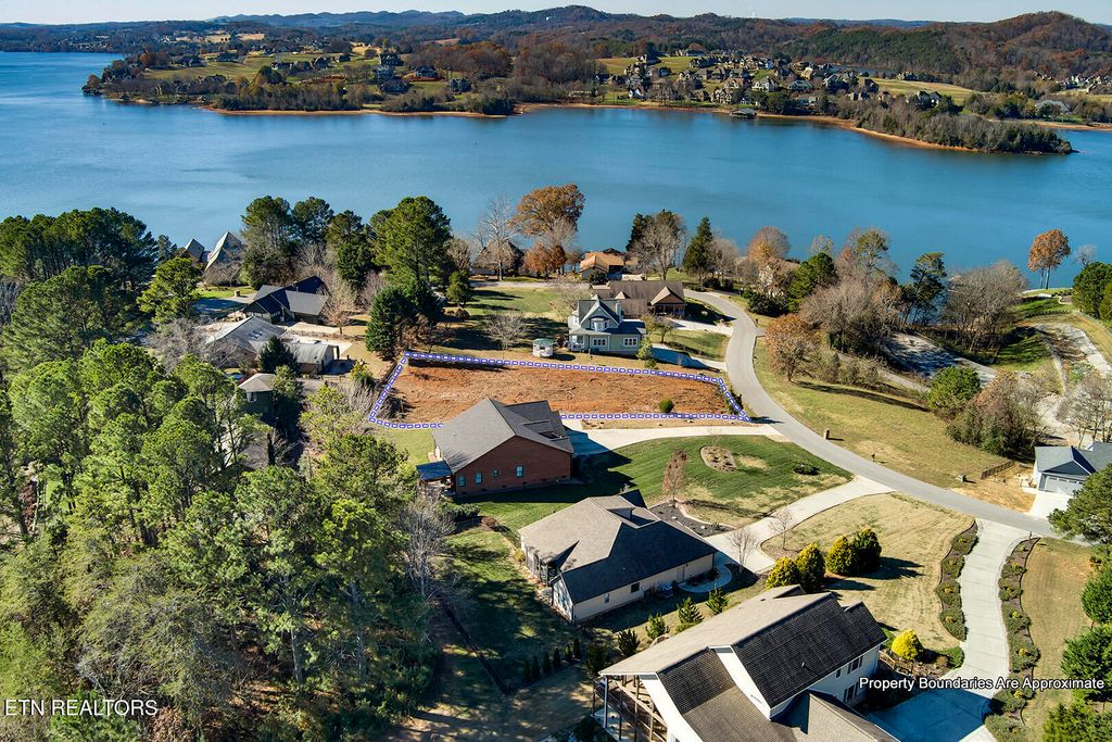 Photo of 307 Southshore Drive, Greenback, TN 37742 (MLS # 1284522)