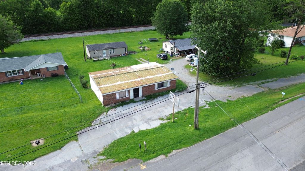 Photo of 427 Medlin Pike, Evensville, TN 37332 (MLS # 1304819)