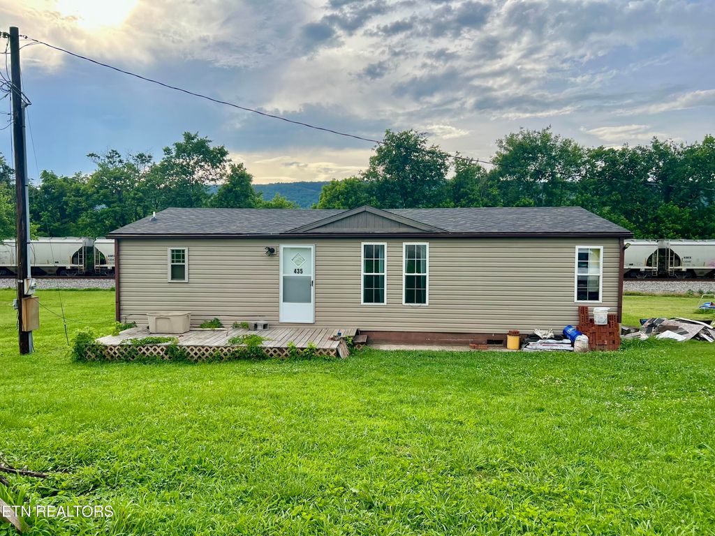 Photo of 427 Medlin Pike, Evensville, TN 37332 (MLS # 1304819)