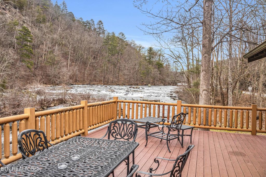 Photo of 1667 Cherohala Skyway SKWY, Tellico Plains, TN 37385 (MLS # 1342817)