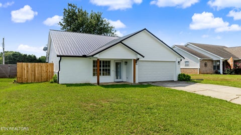 Photo of 3135 Harrington Court, Maryville, TN 37803 (MLS # 1355197)