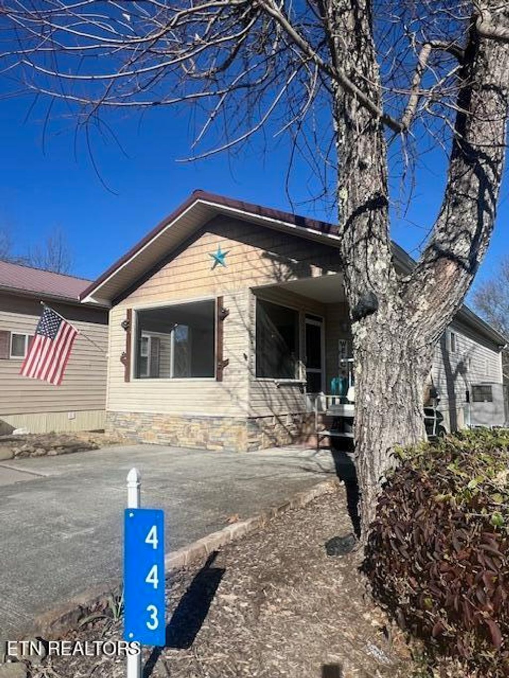 Photo of 443 Mountain Thrush Drive, Townsend, TN 37882 (MLS # 1284340)