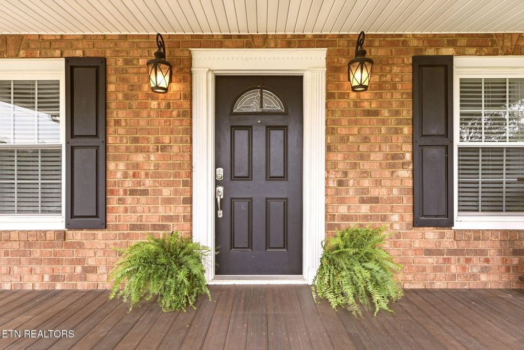 Photo of 208 Lakeview Lane, Oak Ridge, TN 37830 (MLS # 1340001)