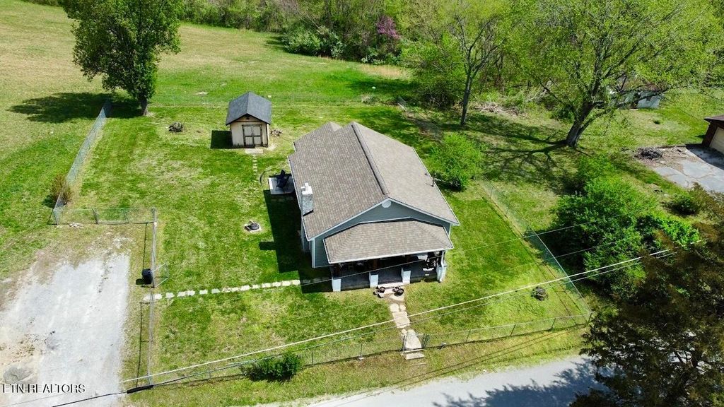 Photo of 165 Lake Shore Lane, LaFollette, TN 37766 (MLS # 1296228)