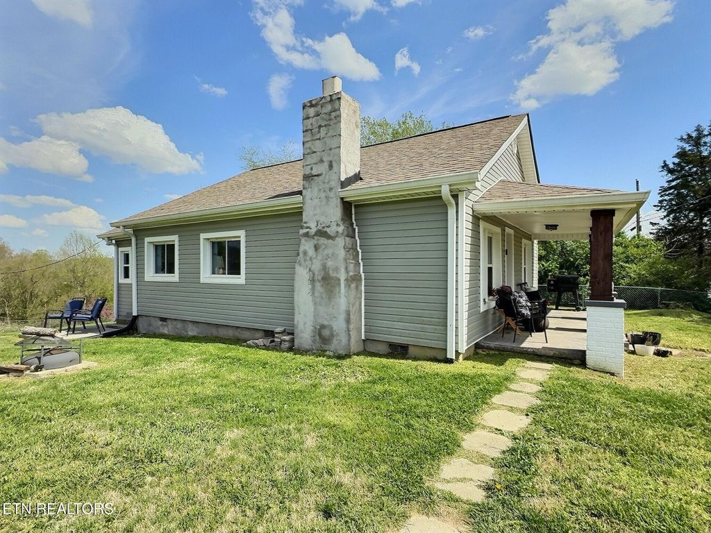 Photo of 165 Lake Shore Lane, LaFollette, TN 37766 (MLS # 1296228)