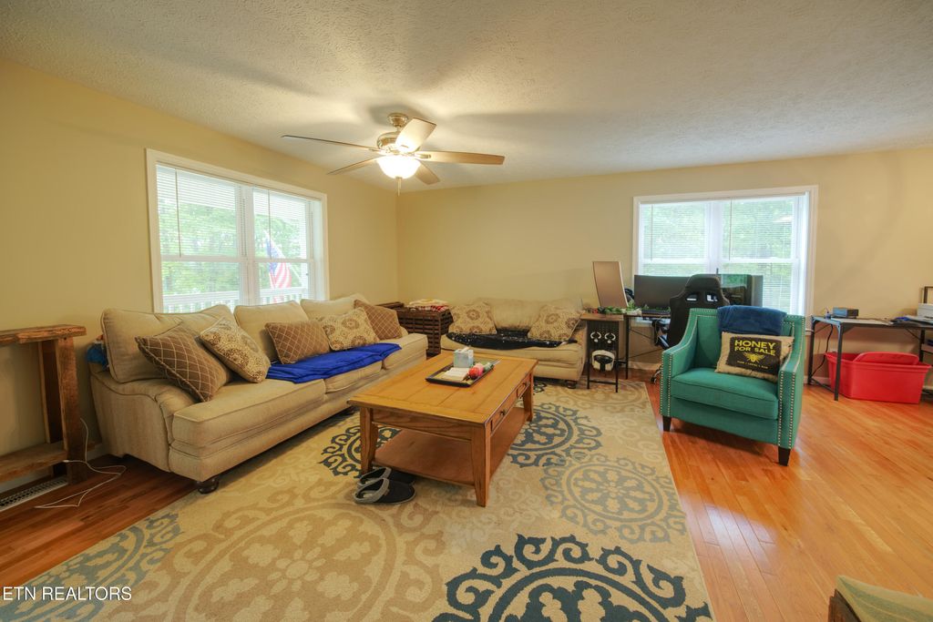 Photo of 209 Summit Drive, Speedwell, TN 37870 (MLS # 1339837)