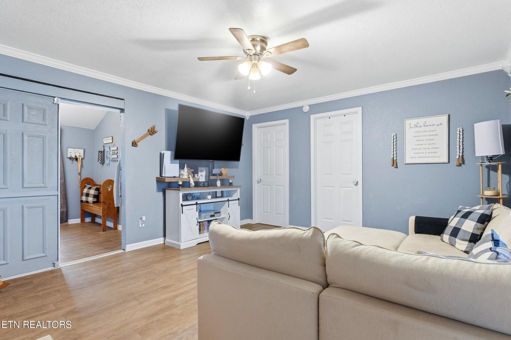 Photo of 606 Kingston St, Lenoir City, TN 37771 (MLS # 1331124)