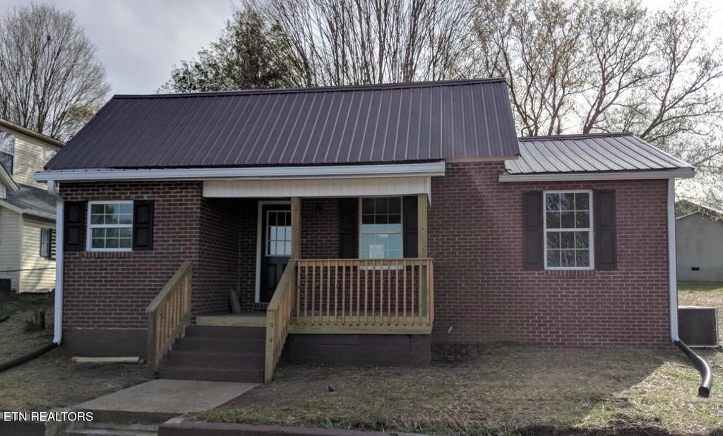 Photo of 606 Kingston St, Lenoir City, TN 37771 (MLS # 1331124)