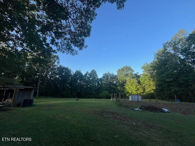 4016 Retro Hughes Rd