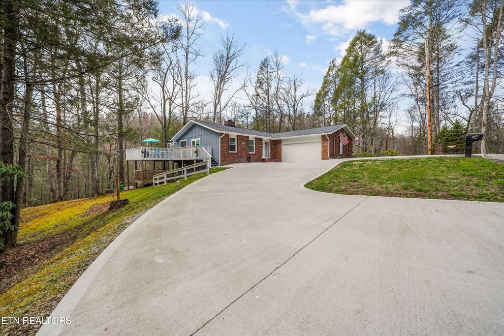 Photo of 532 Bruce Rd, Gatlinburg, TN 37738 (MLS # 1298084)