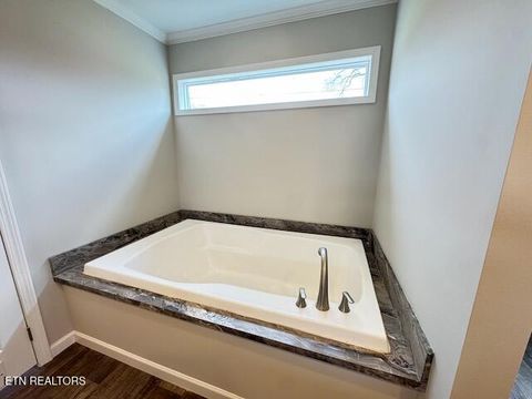 Tiny photo for 124 Underwood Rd, Sweetwater, TN 37874 (MLS # 1323469)