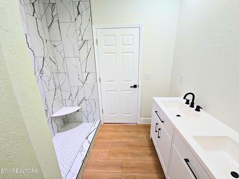 Tiny photo for 432 Englewood Road, Madisonville, TN 37354 (MLS # 1323710)