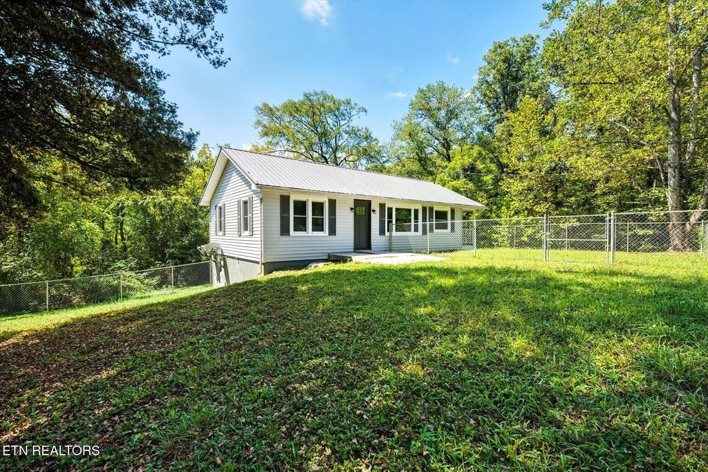 Photo of 532 Scandlyn Hollow Rd, Oliver Springs, TN 37840 (MLS # 1315519)