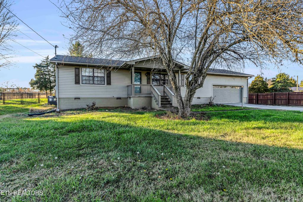 Photo of 921 Chris Rd, Strawberry Plains, TN 37871 (MLS # 1284223)