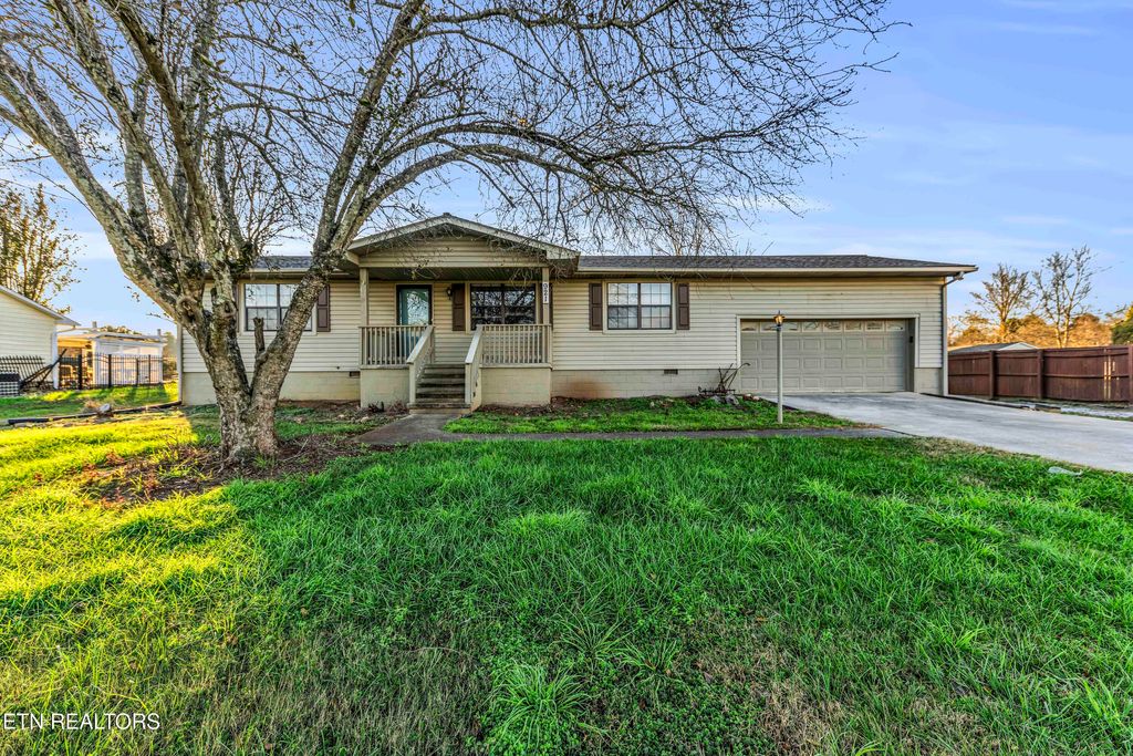 Photo of 921 Chris Rd, Strawberry Plains, TN 37871 (MLS # 1284223)