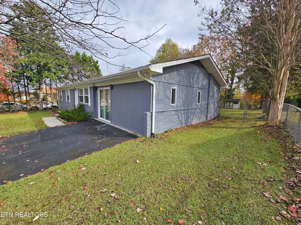 Photo of 785 Hamilton St, Alcoa, TN 37701 (MLS # 1283855)