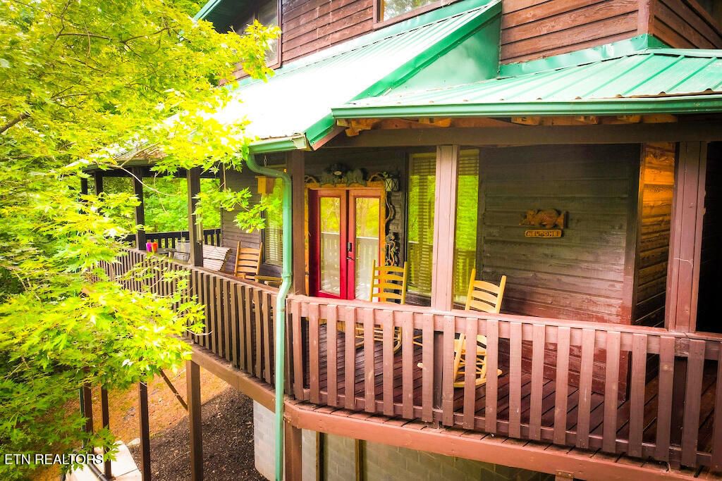 Photo of 2202 Applewood Rd, Sevierville, TN 37862 (MLS # 1333361)