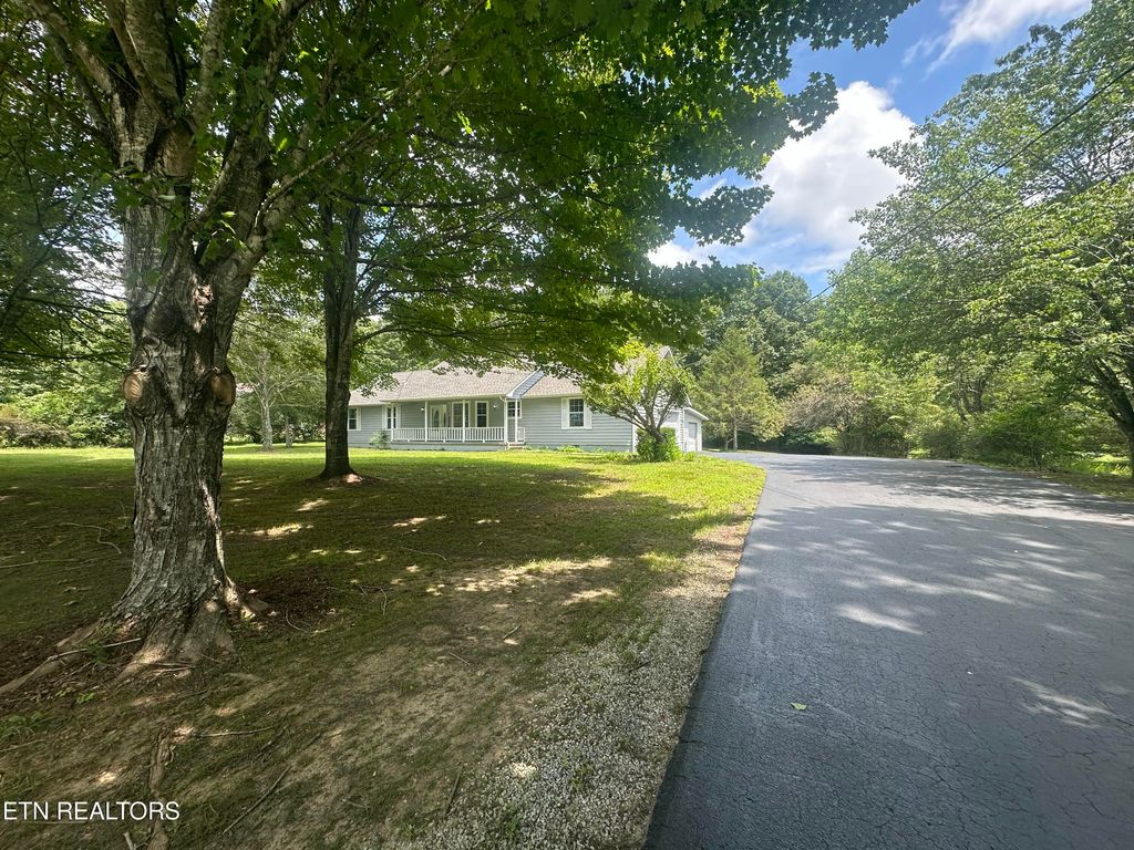 Photo of 236 Will Drive, Crossville, TN 38555 (MLS # 1310709)