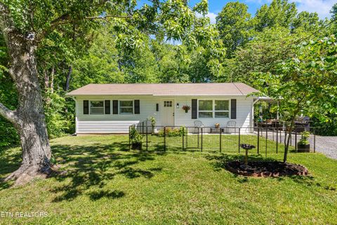 Photo of 103 Loyola Lane, Oak Ridge, TN 37830 (MLS # 1341023)