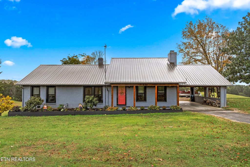 Photo of 643 Hart Rd, Dandridge, TN 37725 (MLS # 1320512)