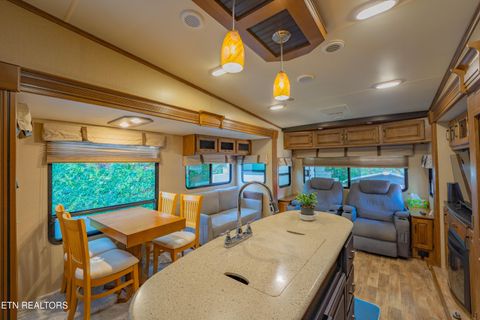 Tiny photo for 758 Big Valley Blvd, Townsend, TN 37882 (MLS # 1314627)