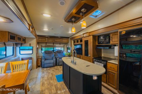 Tiny photo for 758 Big Valley Blvd, Townsend, TN 37882 (MLS # 1314627)