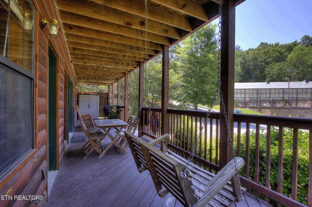 Photo of 1504 Bears Den Way, Sevierville, TN 37862 (MLS # 1329802)