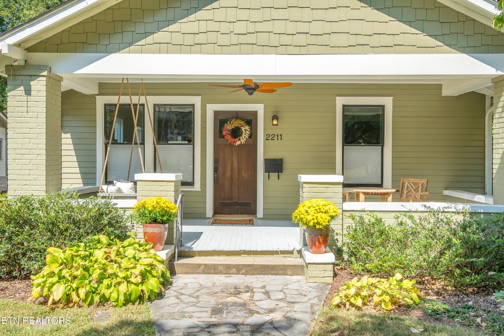 Photo of 2211 Island Home Blvd, Knoxville, TN 37920 (MLS # 1241185)