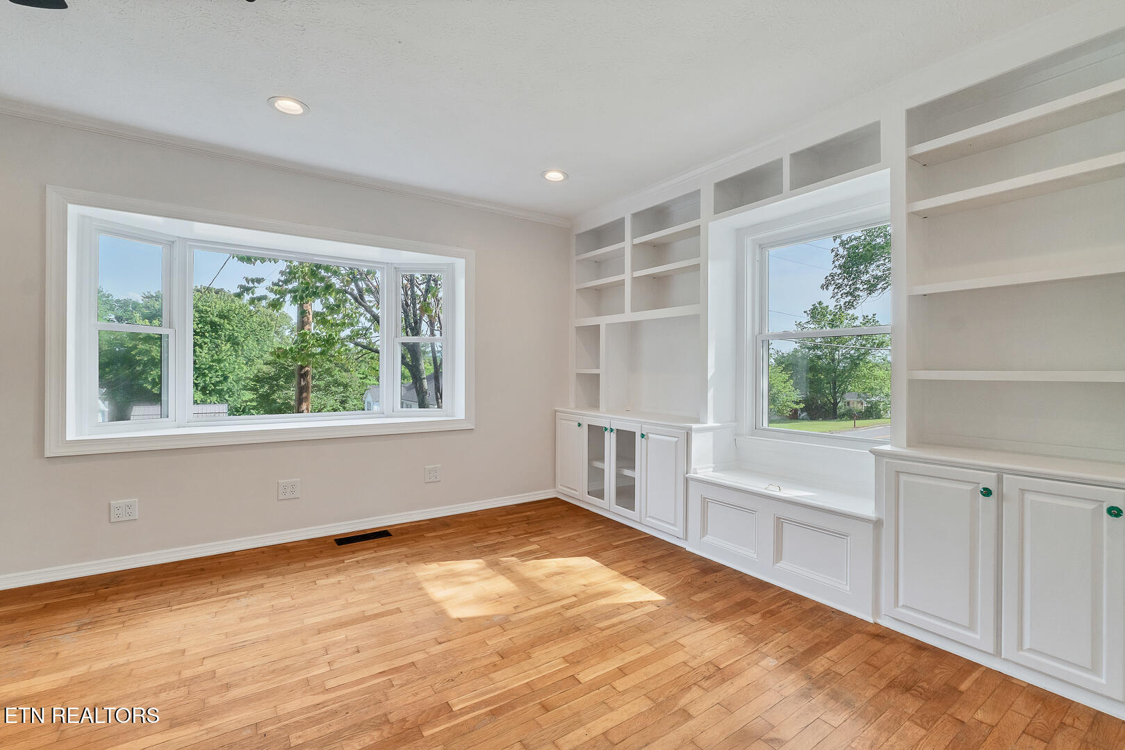 1223 Everett Ave