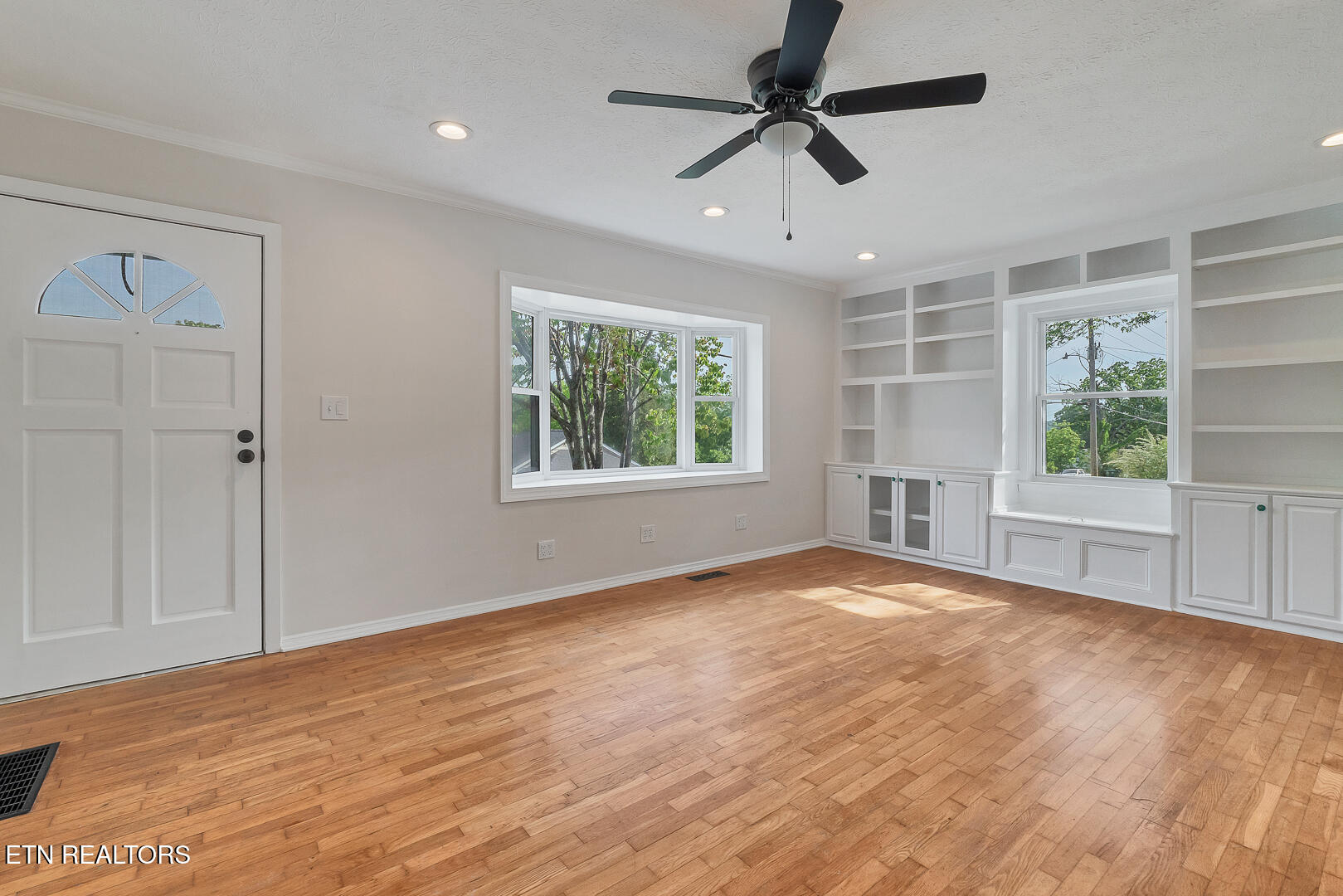 1223 Everett Ave
