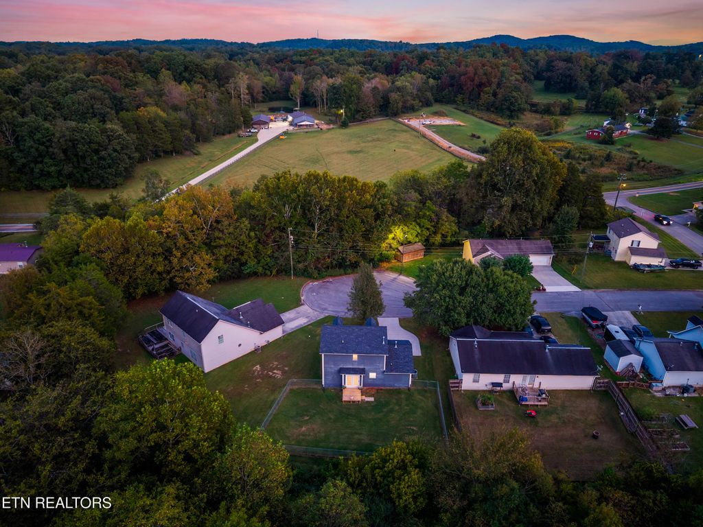 Photo of 7613 Heumsdale Drive, Knoxville, TN 37924 (MLS # 1317069)