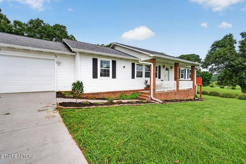 Tiny photo for 207 Autumn Oaks Drive, Kodak, TN 37764 (MLS # 1349748)