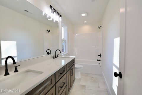 Tiny photo for 206 Avenue B, Alcoa, TN 37701 (MLS # 1355060)