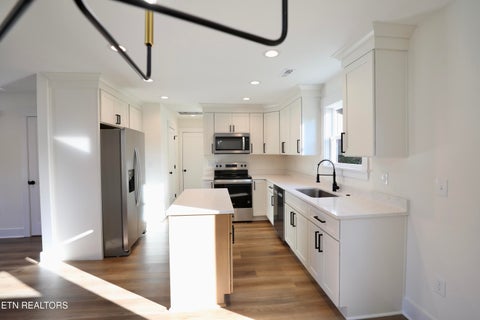 Tiny photo for 206 Avenue B, Alcoa, TN 37701 (MLS # 1355060)