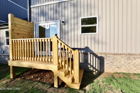 Tiny photo for 206 Avenue B, Alcoa, TN 37701 (MLS # 1355060)