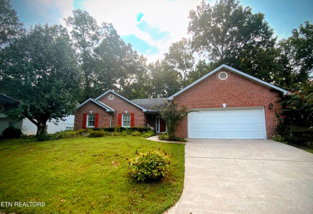 Photo of 165 Newport Way, Kingston, TN 37763 (MLS # 1314489)