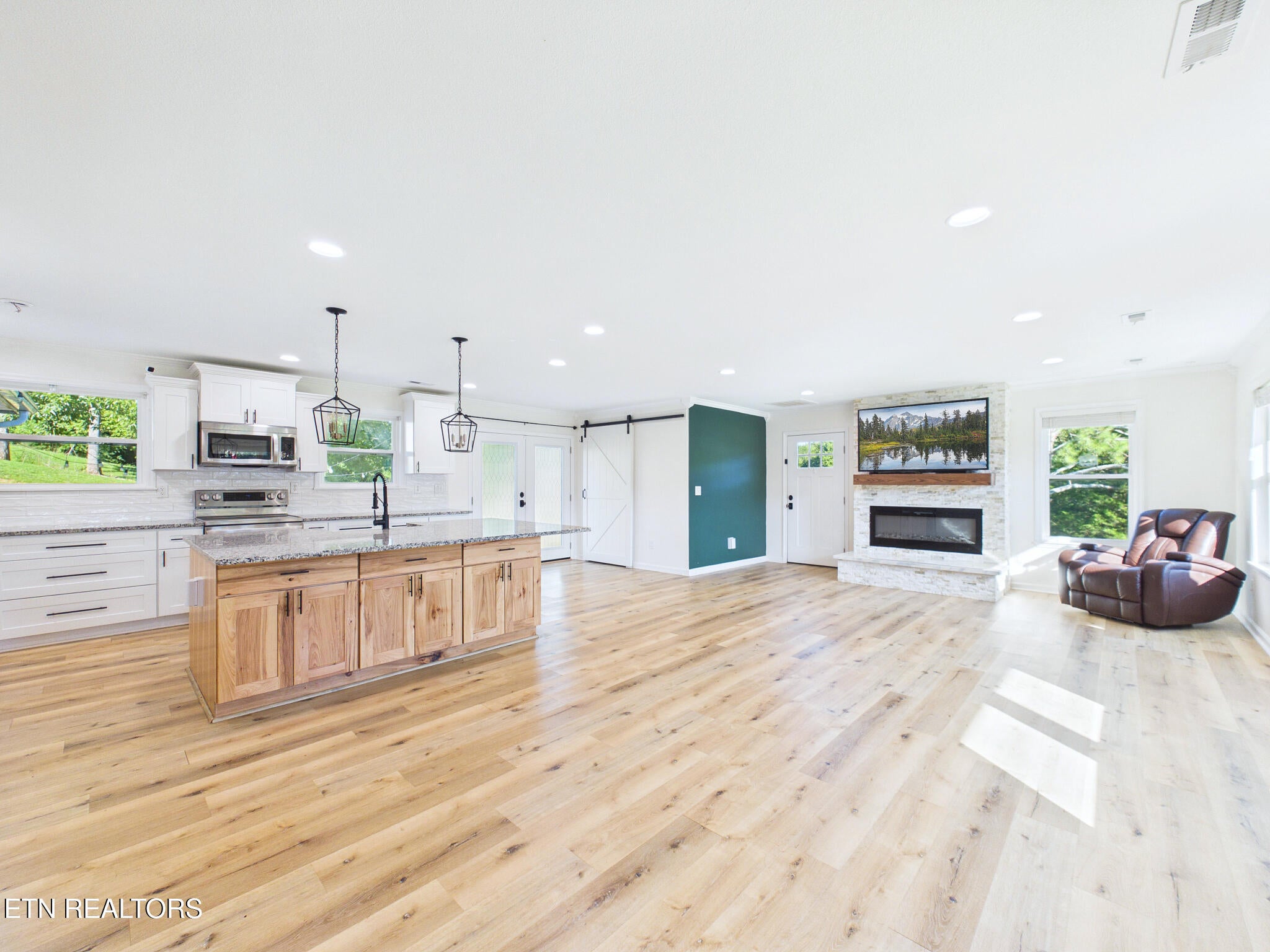 405 County Road 439