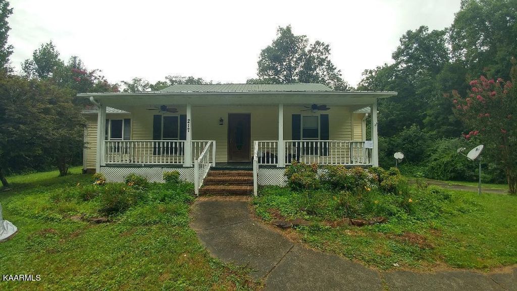 Photo of 217 Honeysuckle Lane, Oliver Springs, TN 37840 (MLS # 1235606)