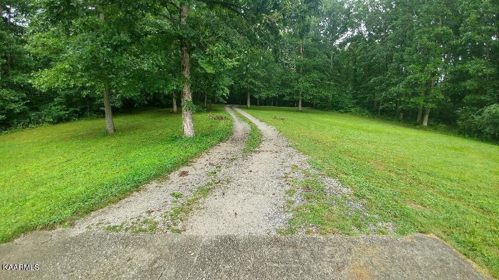 Photo of 217 Honeysuckle Lane, Oliver Springs, TN 37840 (MLS # 1235606)